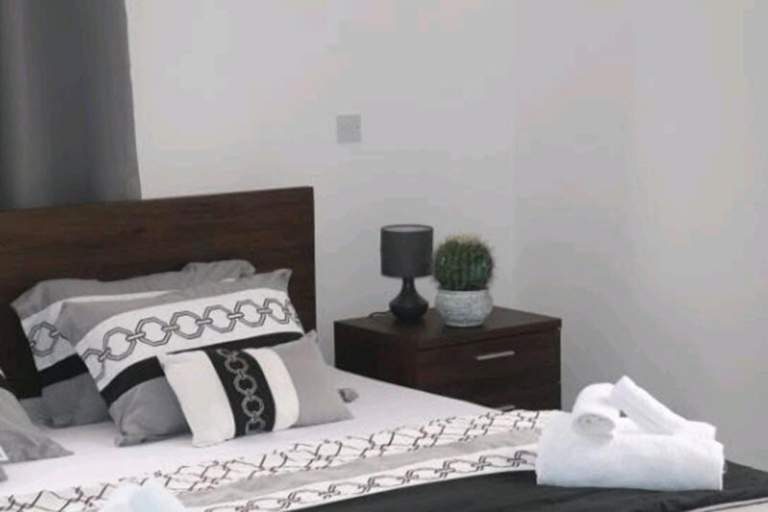 Room 2, MicanApartments by Mary serwah ocansey, Accra