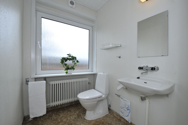 Bathroom 4, Thyregod Kursuscenter, Vejle