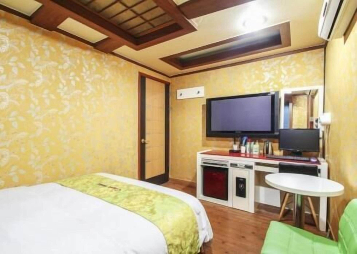 Bedroom 2, Couple Motel, Gangseo