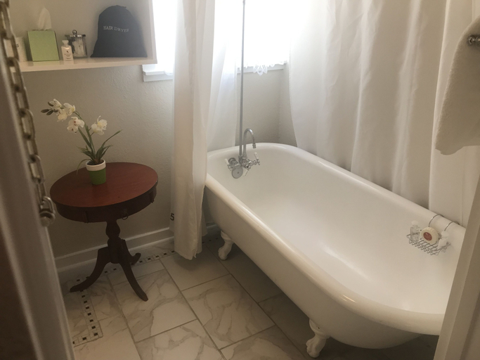 Bathroom 4, The Kendall, Kendall
