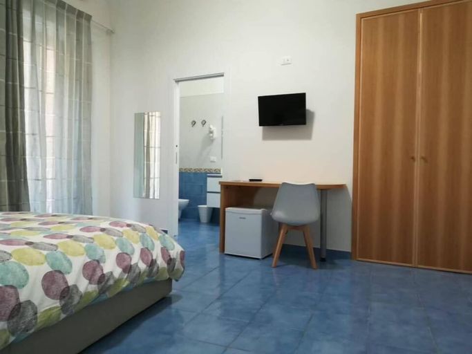 Bedroom 3, B&B La Finestrella, Latina