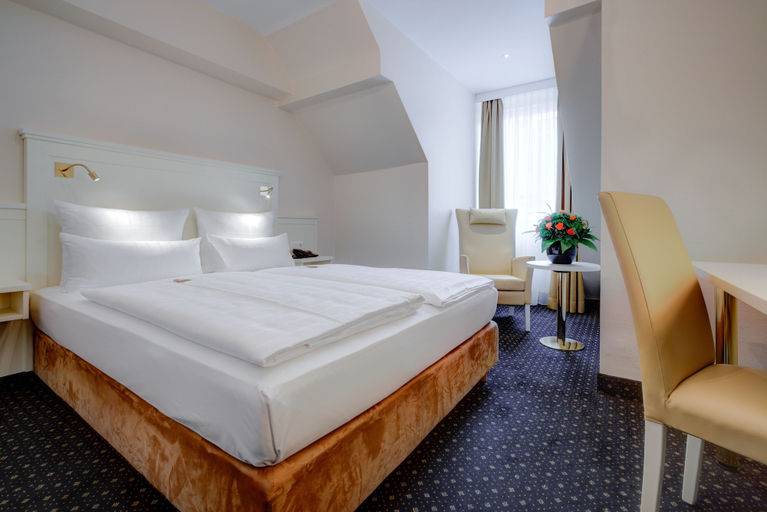 Bedroom 4, Hotel Fürst Bismarck, Hamburg