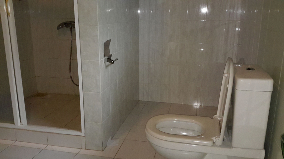 Bathroom 3, Arangala Bungalow, Naula