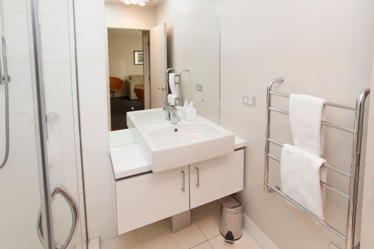 Bathroom, Apartment 25, Queenstown-Lakes