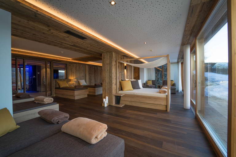 Bedroom 3, Dolomites Nature Hotel Vigilerhof, Bolzano