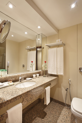 Bathroom 5, Windsor Excelsior Copacabana, Rio de Janeiro