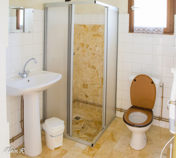 Bathroom, Paradise Chalets and Camping, Haute-Garonne