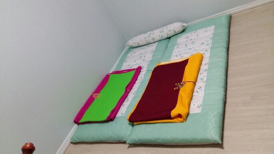 Bedroom 4, MK Guest House, Jung