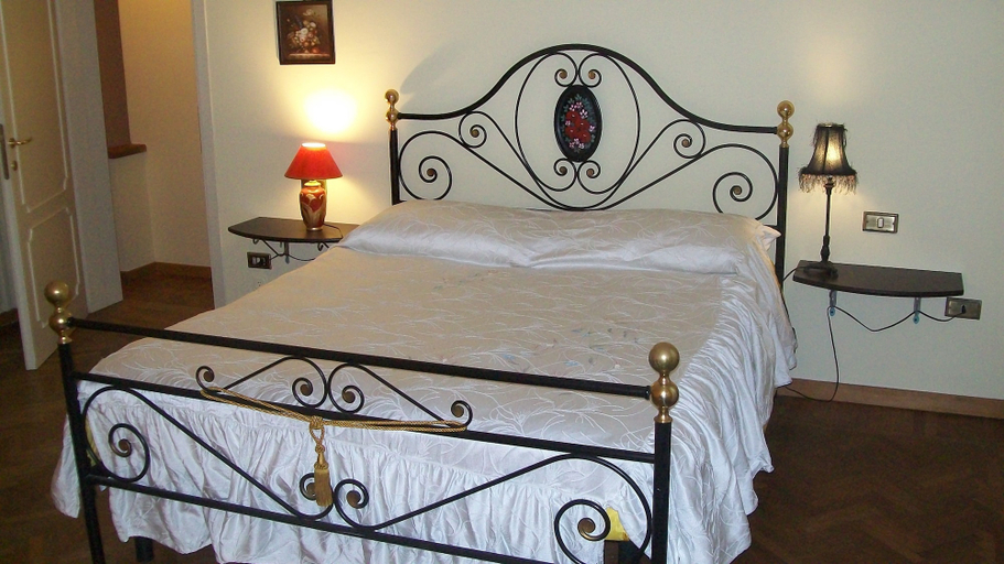 Bedroom 4, Villa Sargiano, Arezzo
