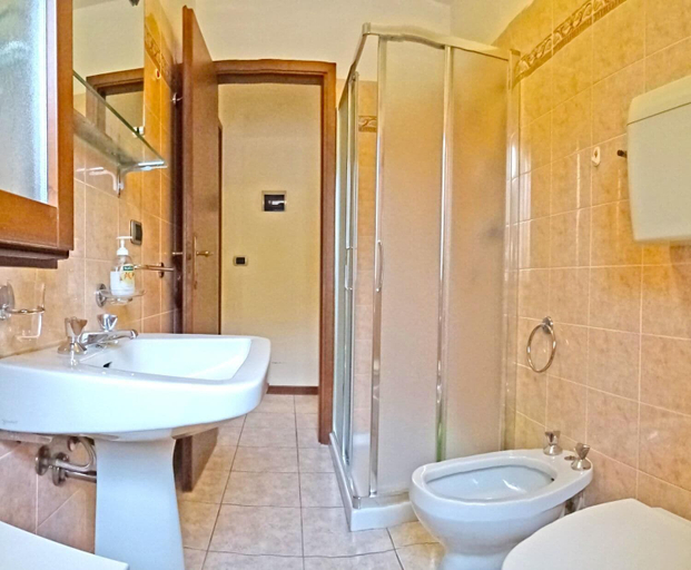 Bathroom 4, Holideal Casa Rosalia, Brescia