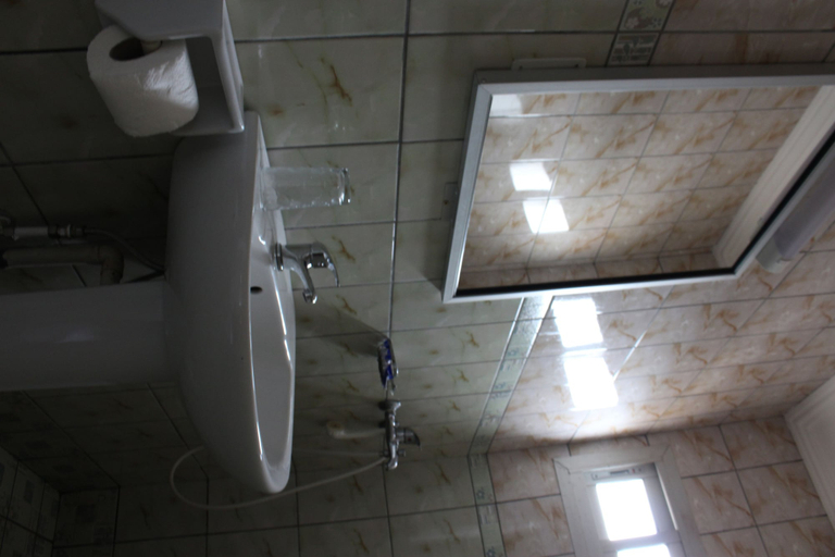 Bathroom 2, Prestige Hotel, Mfoundi