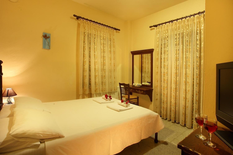 Bedroom 4, Stilvi, Thessaly