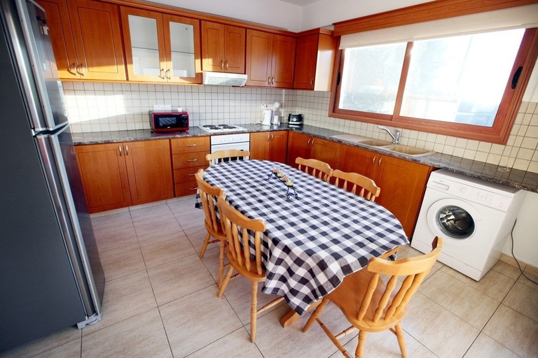 Others 5, Villa Elina