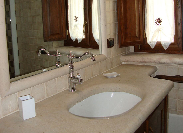 Bathroom sink, Trulli Isago B&B, Bari