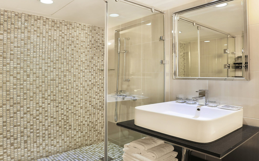 Bathroom 4, Royal Group Hotel Chang Chien Branch, Kaohsiung