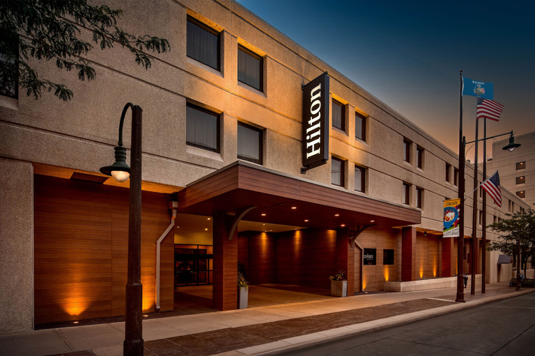 Exterior & Views 2, Hilton Appleton Paper Valley, Outagamie