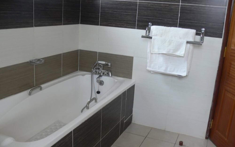 Bathroom 3, Dreamplace Bed and Breakfast, Westlands