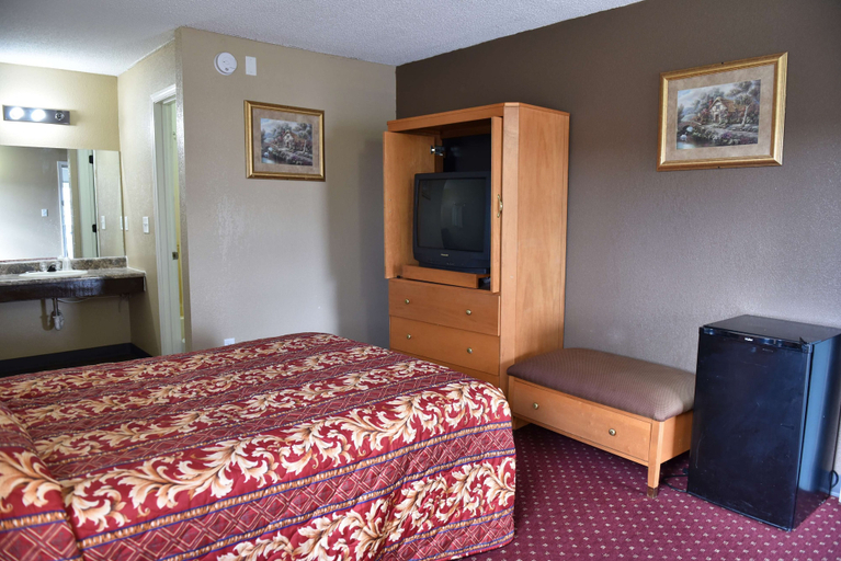 Bedroom 3, Knights Inn Merrillville, Lake