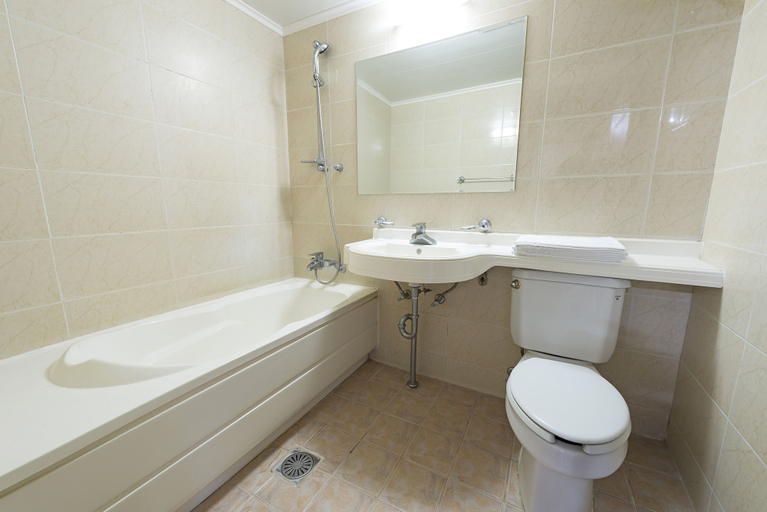 Bathroom 4, Hyundai Soo Resort Sokcho, Sokcho