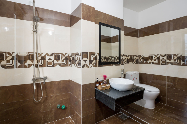 Bathroom 4, Fuji Hostel, Da Nang
