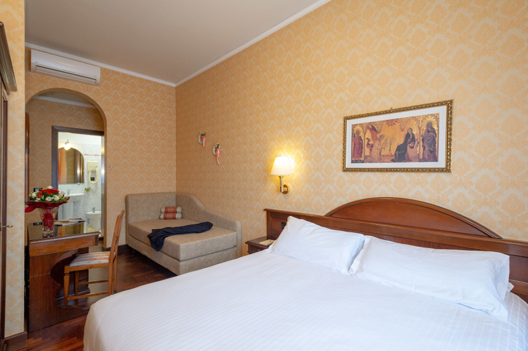 Bedroom 4, Hotel Boccaccio, Florence