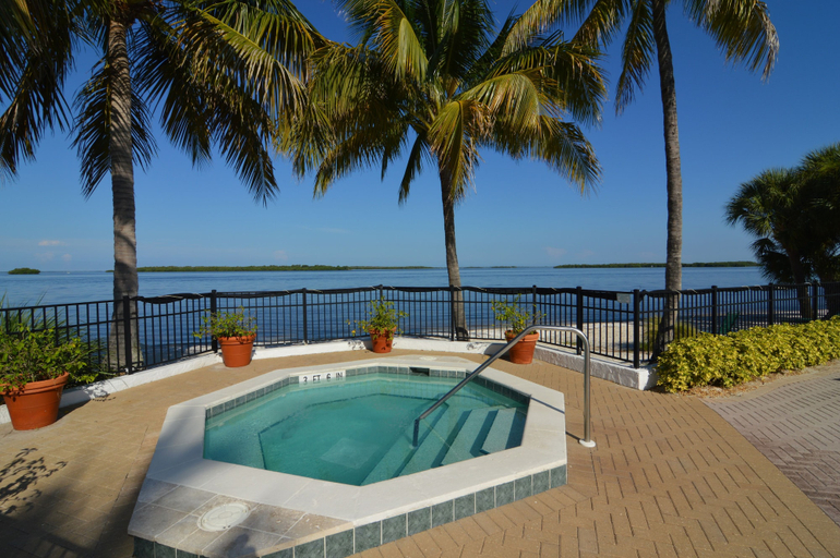 Sport & Beauty 3, Resort Harbour Properties, Lee