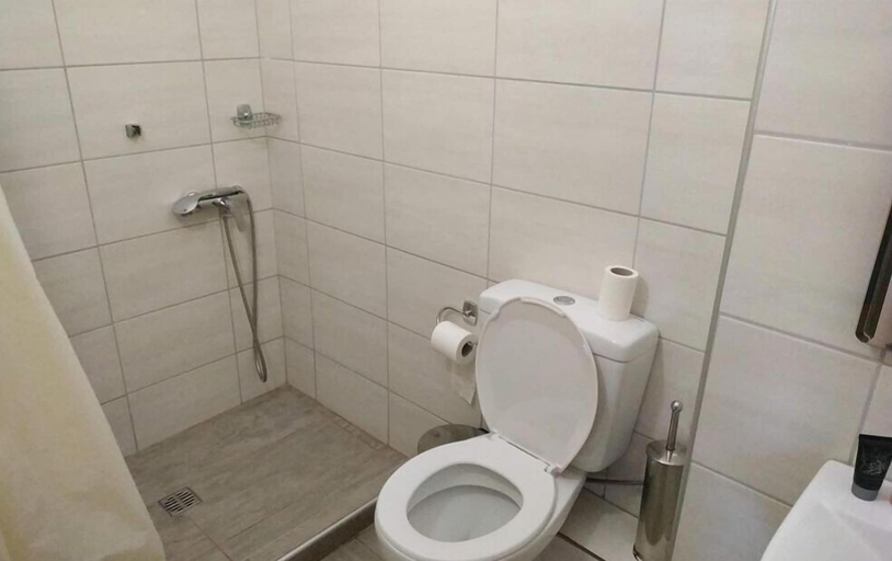 Bathroom 4, Central Hotel, Epirus