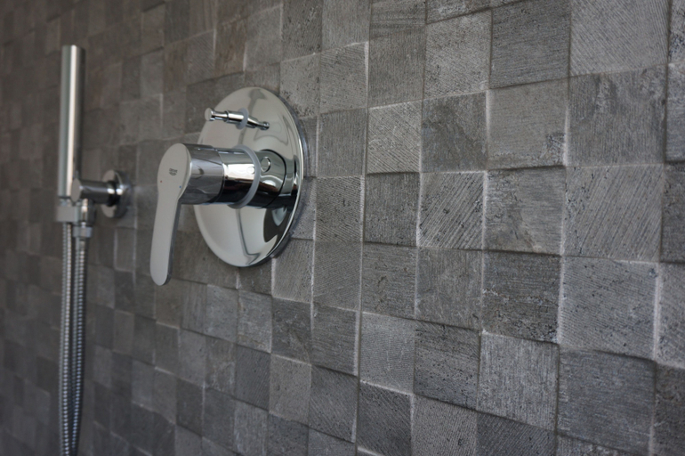 Bathroom 5, Riviera, Trento