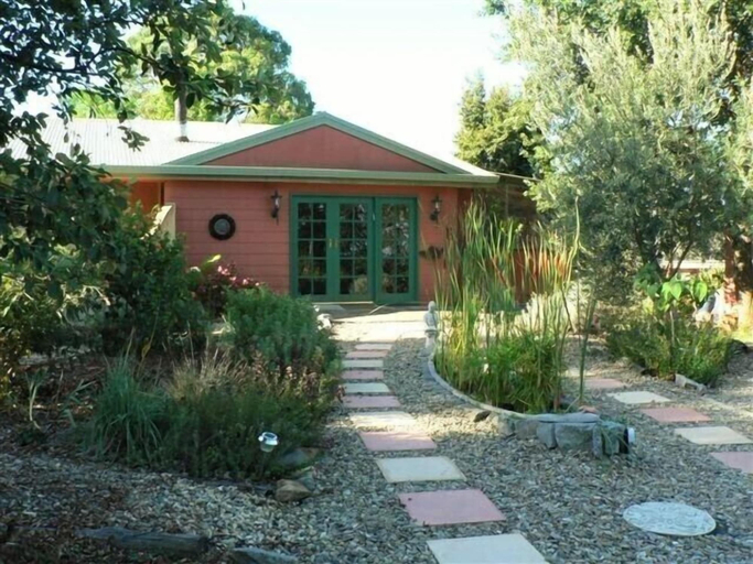 Others 5, Fernmark Inn, Bega Valley