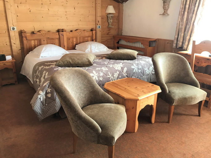 Bedroom 3, Les Ducs de Savoie, Savoie