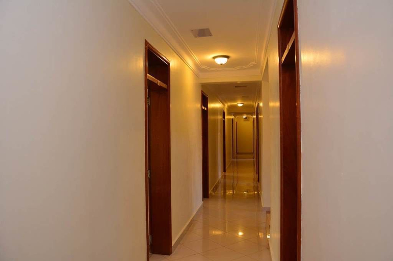 Others 5, Mak-Queen Hotel, Busiiro