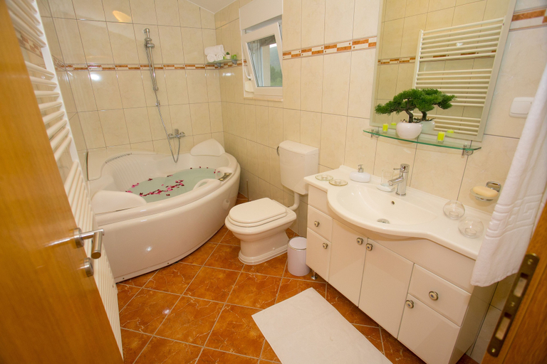 Bathroom 3, Villa Marina, Runovići