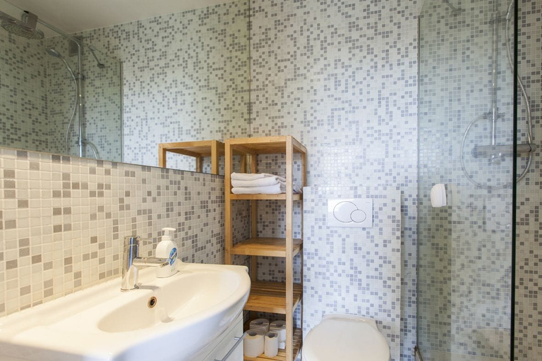Bathroom 3, Apartments Résidence Louise, Bruxelles