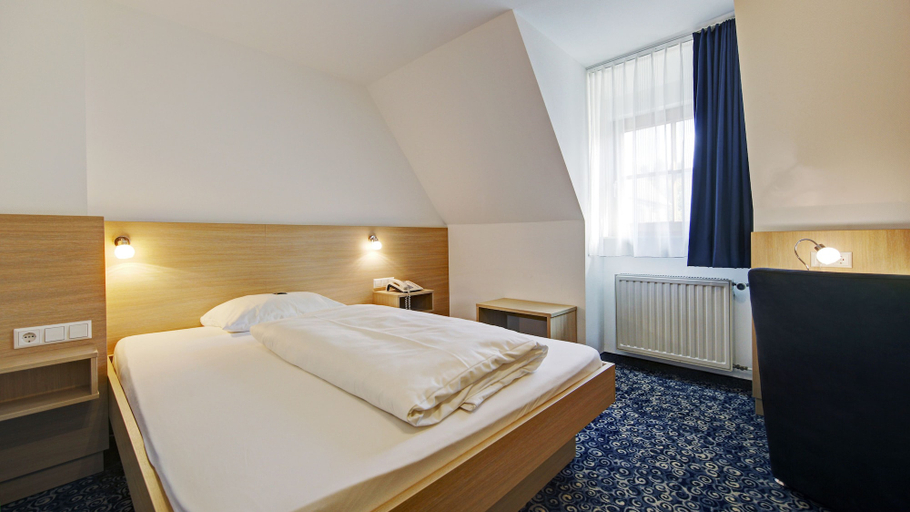 Bedroom 4, Hotel Bauer Großbettlingen, Esslingen