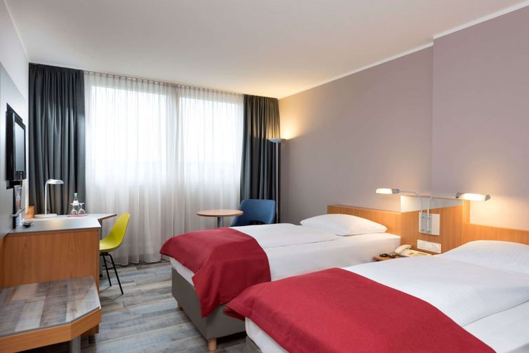 Bedroom 4, Ramada by Wyndham Hannover, Region Hannover