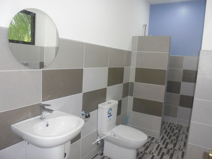 Bathroom 4, Maya Playa, Panglao