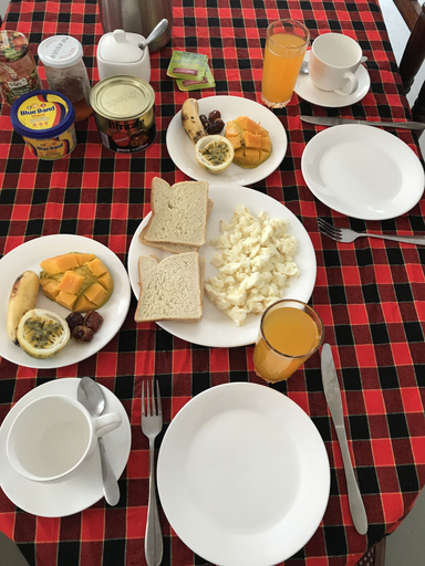 Food & Drinks 5, Hakuna Matata Guest House, Kusini