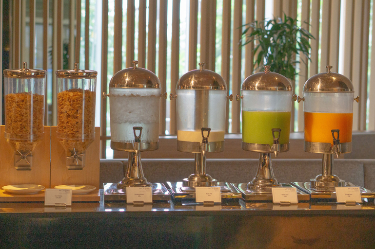 Food & Drinks 13