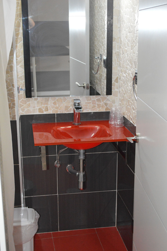 Bathroom 4, Hotel Los Robles, Asturias