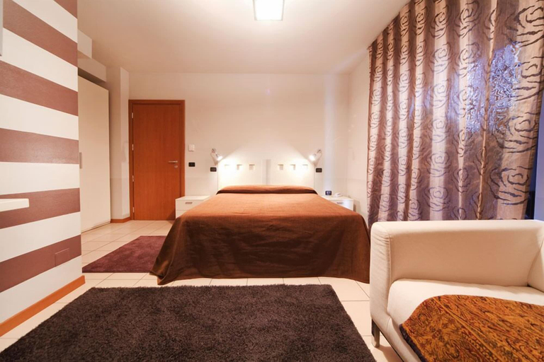 Bedroom 2, Agorà Hotel, Asti