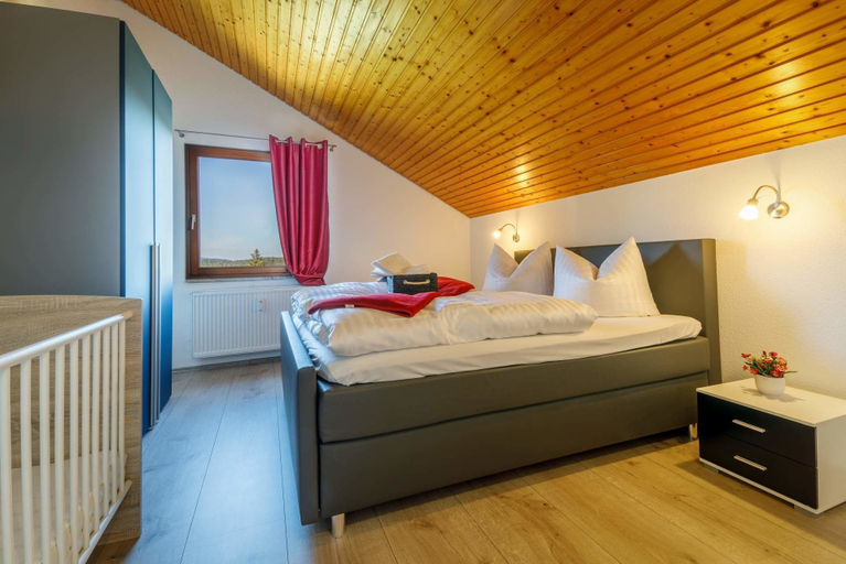 Bedroom 2, Luxus Ferienhaus Feldberg, Breisgau-Hochschwarzwald