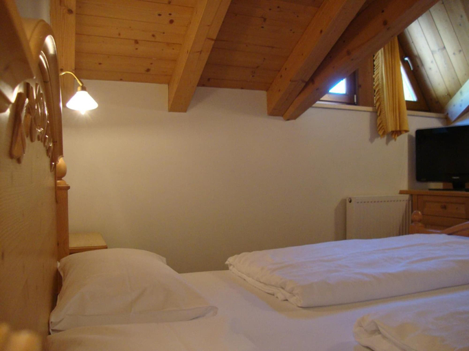 Bedroom 2, Hotel Jú Furcia, Bolzano