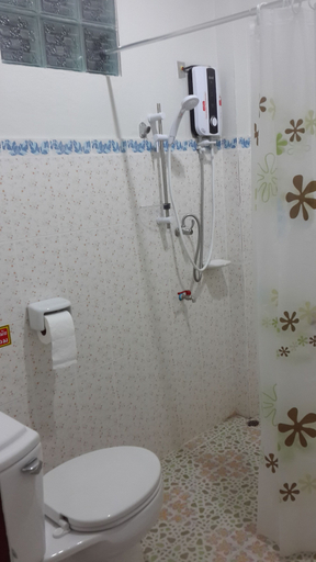 Bathroom 3, Golden Palm Resort, Chom Thong