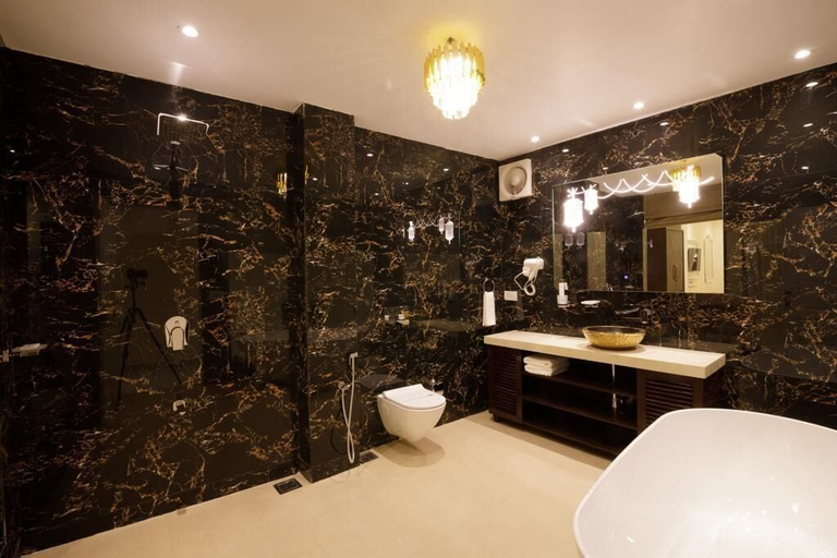 Bathroom 4, Emperor Resort & Spa, North Goa