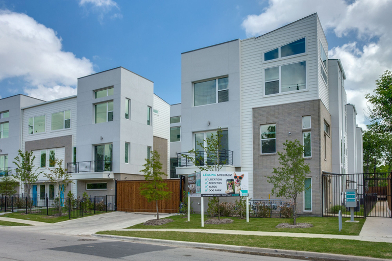 Exterior & Views 2, Upscale 2 bedroom Dallas TownHome, Dallas