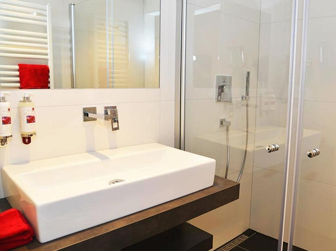 Bathroom 3, Hotel Rotes Einhorn, Düren