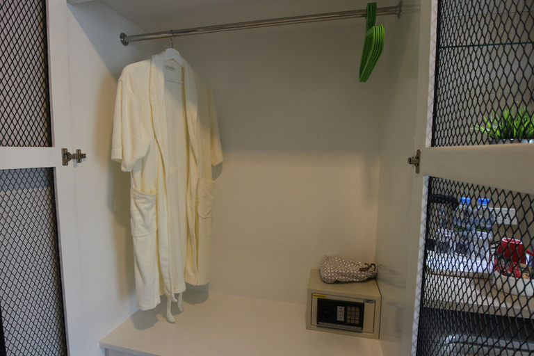 Bathroom 4, The Sila Sriracha, Si Racha