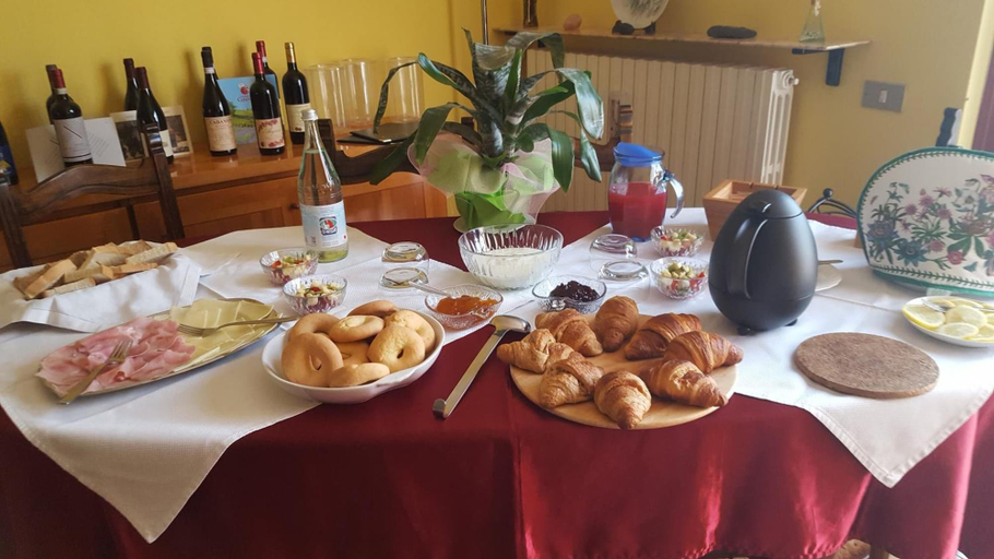 Food & Drinks 5, Allevamento B&B, Alessandria