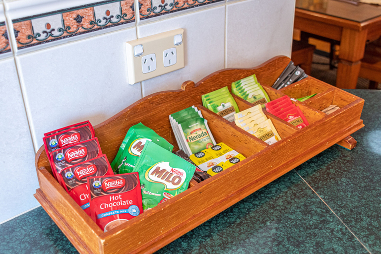 Food & Drinks 5, Birds 'n' Bloom Cottages, Eacham