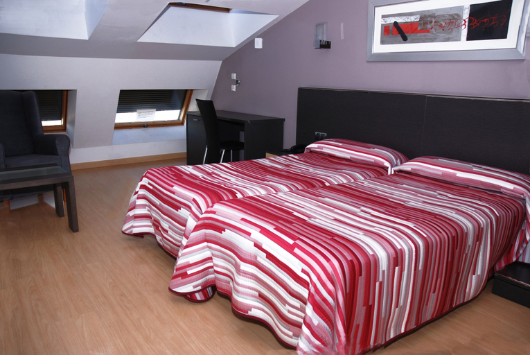 Bedroom 2, Hotel Villa de Cacabelos, León